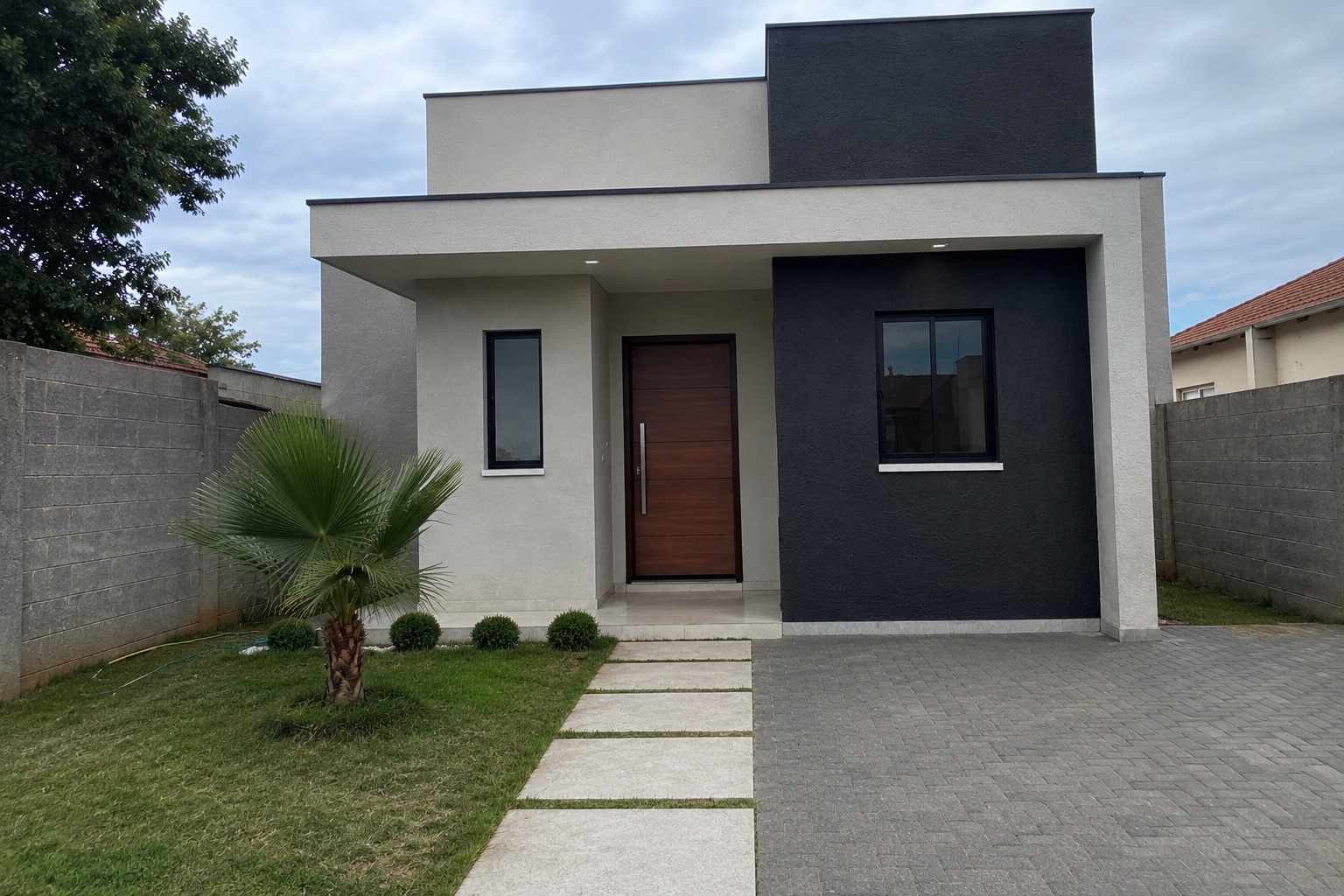Fachada da residência concluída