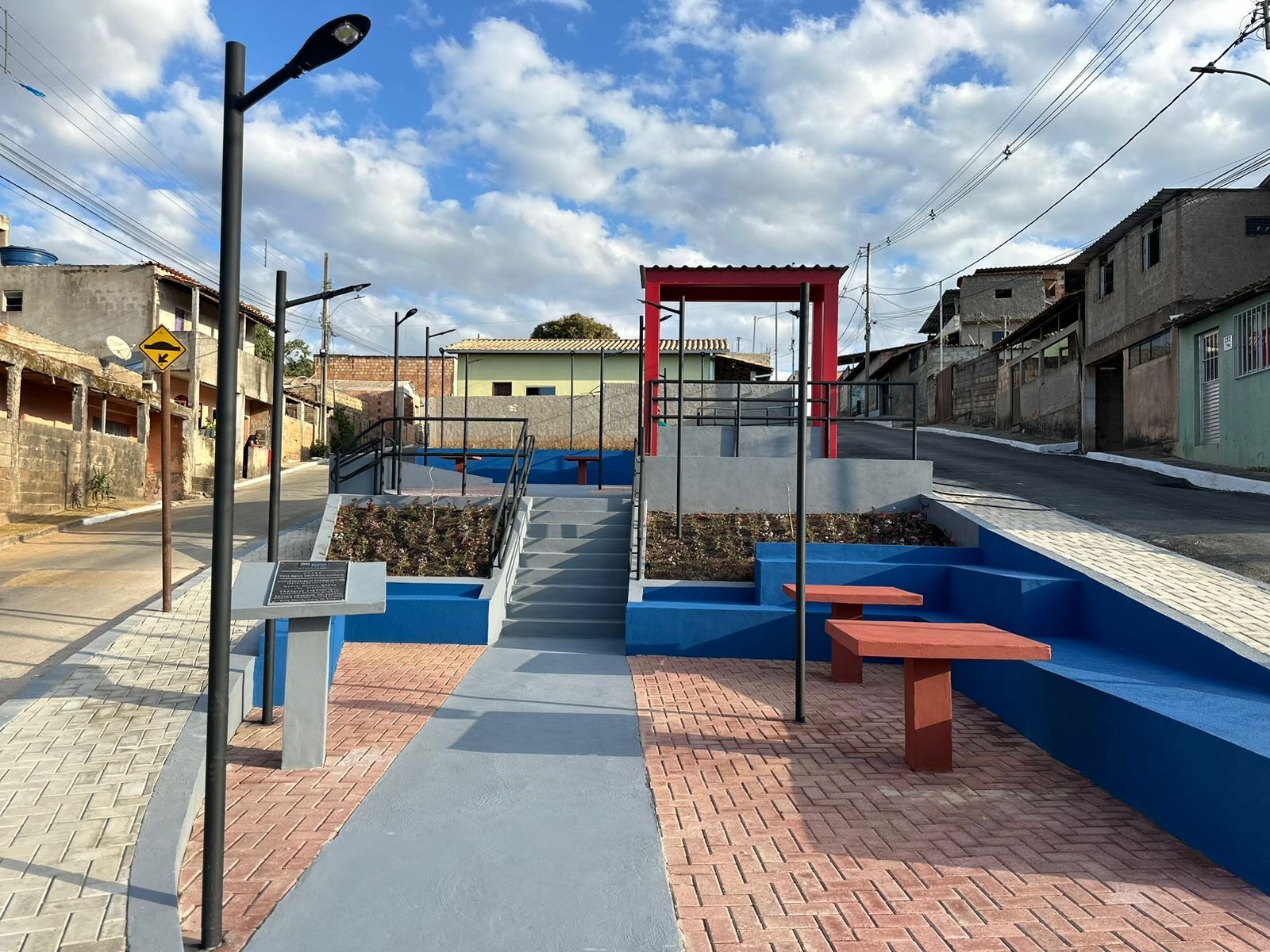 Vista principal da Praça de Convivência concluída